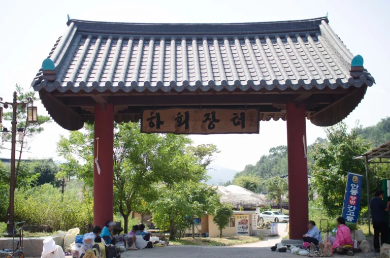 안동 하회마을, 돌담 골목과 만대루 사진 1