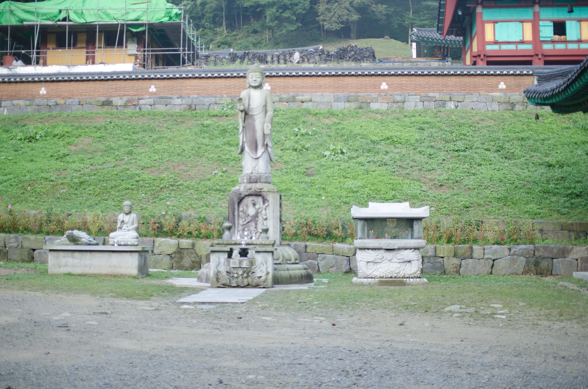 구룡사 경내 석불