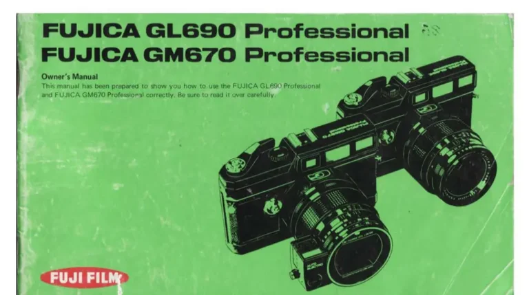 초록색 표지의 FUJICA GL690/GM670 오리지널 매뉴얼 표지