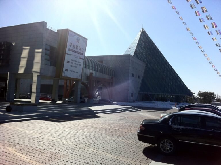 익산 보석박물관, 돌 속의 빛 사진 1