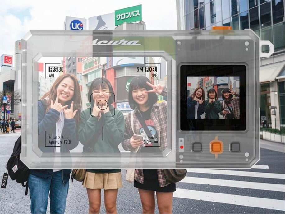 인스턴트스냅 노보의 뚫린 투명 뷰파인더와 오른쪽 후면 액정 화면