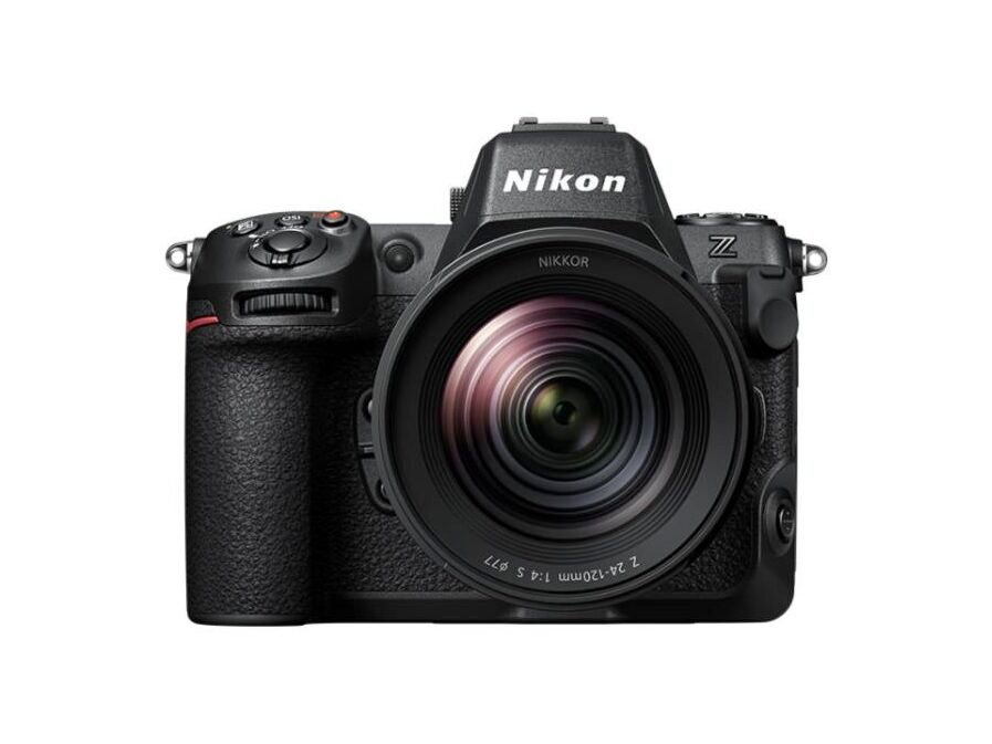 니콘 Z8 정면에 NIKKOR Z 24-120mm f/4 S 렌즈를 단 모습