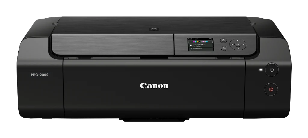 캐논 PIXMA PRO-200S 본체 정면. 윗면에 작은 화면이 있고 앞면에 잉크 탱크 창은 없다